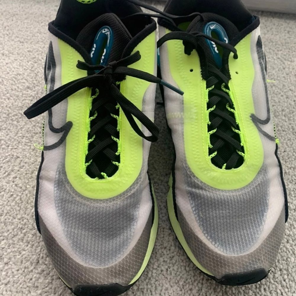 Nike Air Max 2090 'Volt Valerian Blue' Sz 8 WMS  & 6 Mens - Picture 2 of 10